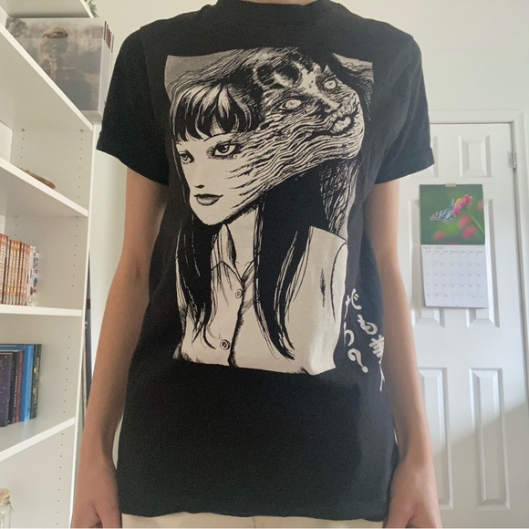 Official Viral Junji Ito Tomie Redux Manga Crunchyroll T-shirt. - Picture 2 of 5
